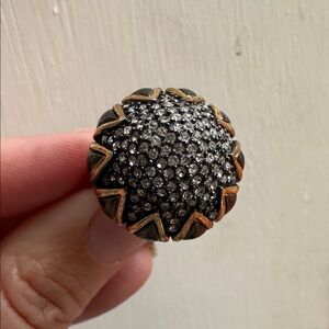 Elegant Black and Gold Crystal Ring